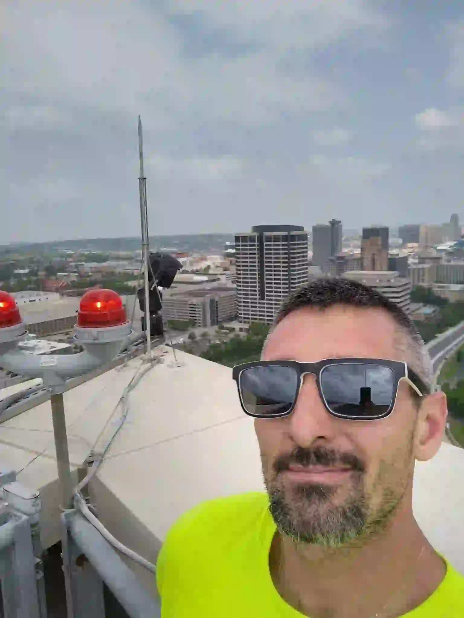 headshot of daryl at a job site