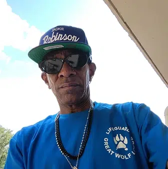 selfie of steven with hat and sunglasses