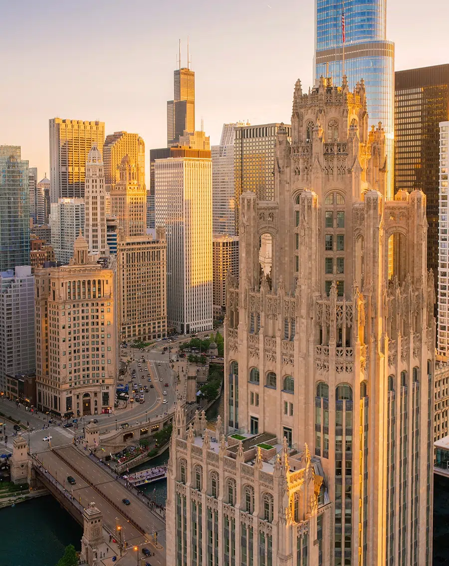 historical architecture building in chicago